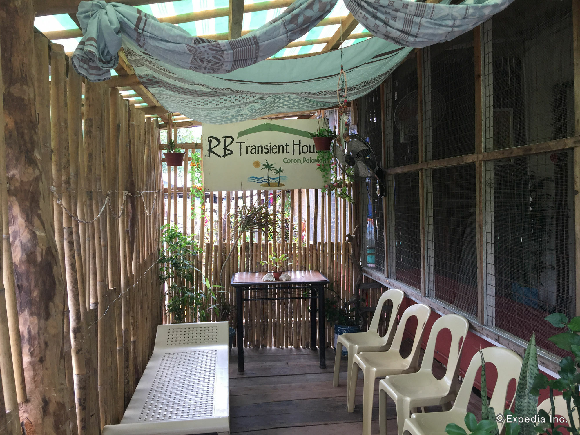 Rb Transient House Hotell Coron Exteriör bild